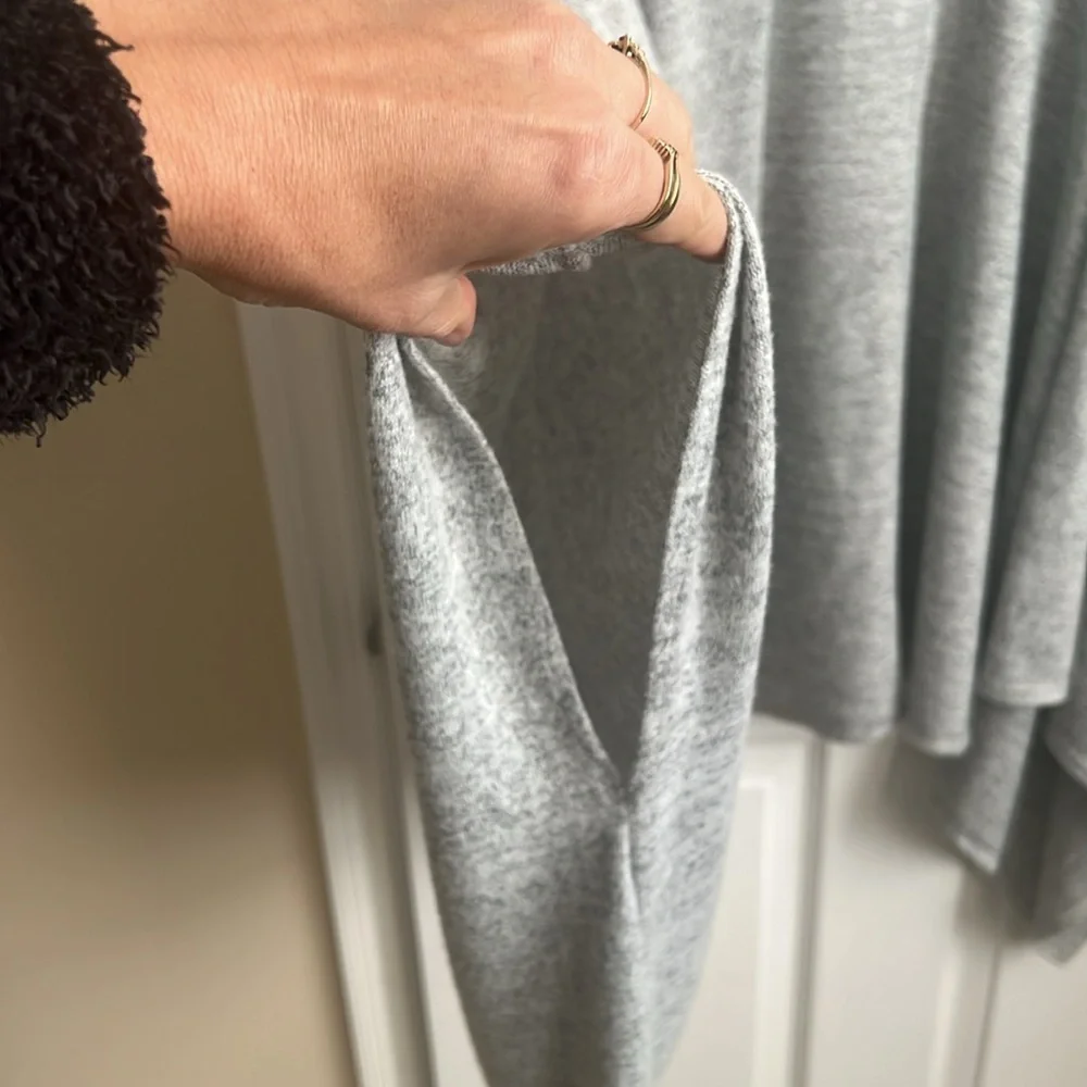 Ladies one size‎ soft gray poncho/kimono